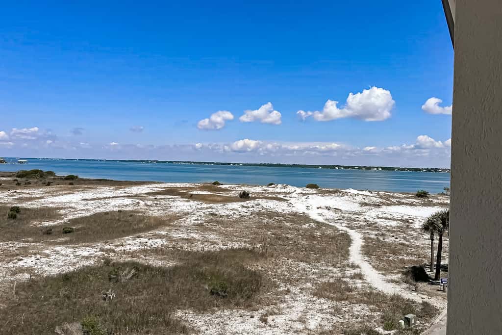 Gorgeous coastal home with shared pool & easy beach access