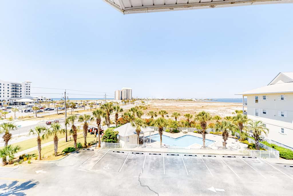 Gorgeous coastal home with shared pool & easy beach access