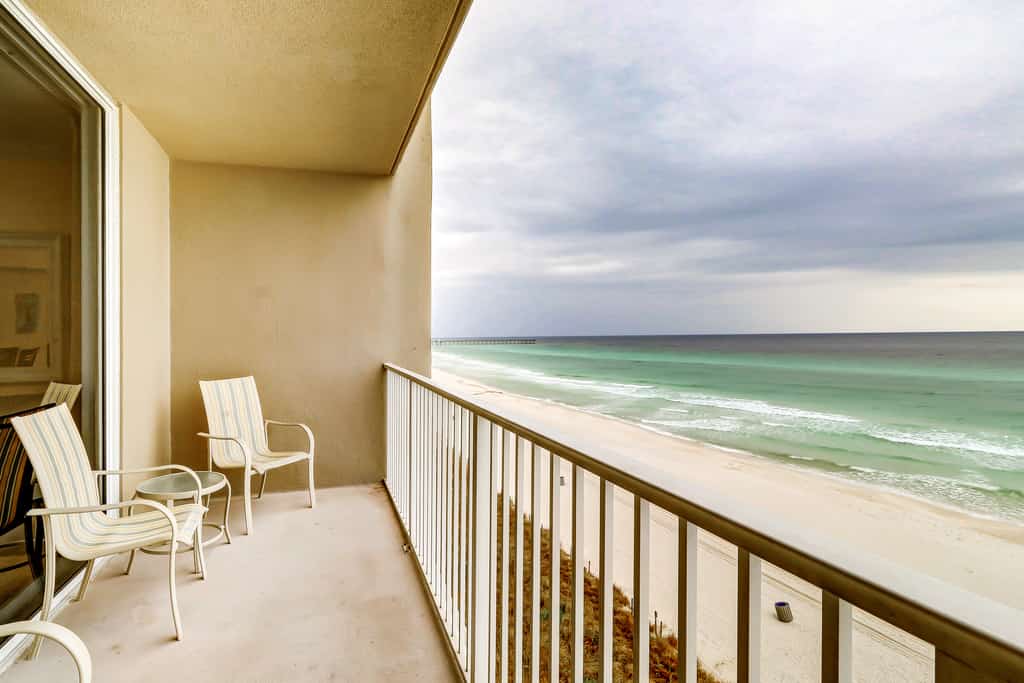 Gorgeous coastal condo with pool, hot tub, fitness center, Roman spa