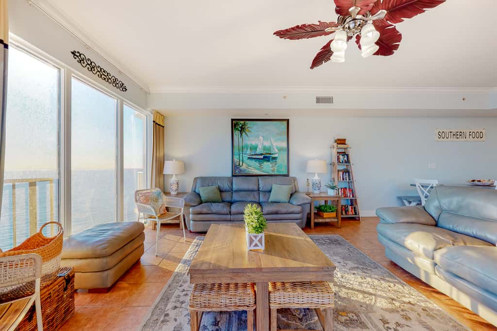 Spacious high-rise condo with stunning beachfront views, pools & hot tubs