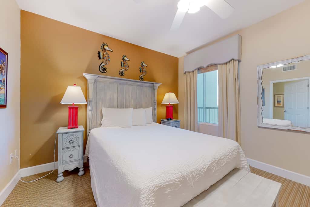 Spacious high-rise condo with stunning beachfront views, pools & hot tubs