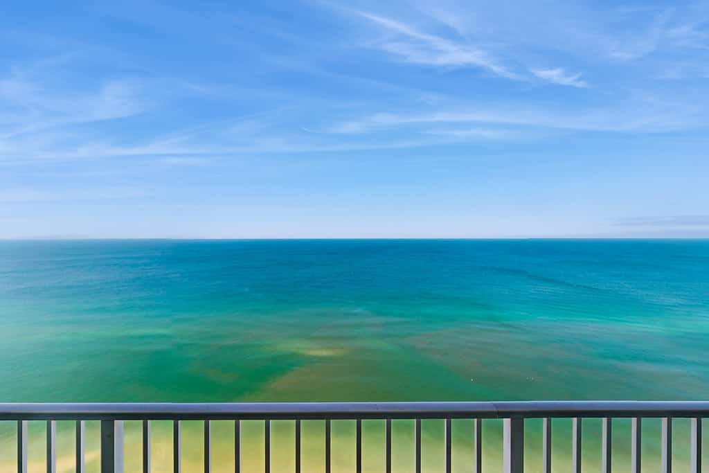 Gulf-front, 25th-floor condo with balcony, pools & hot tubs - walk to Pier Park