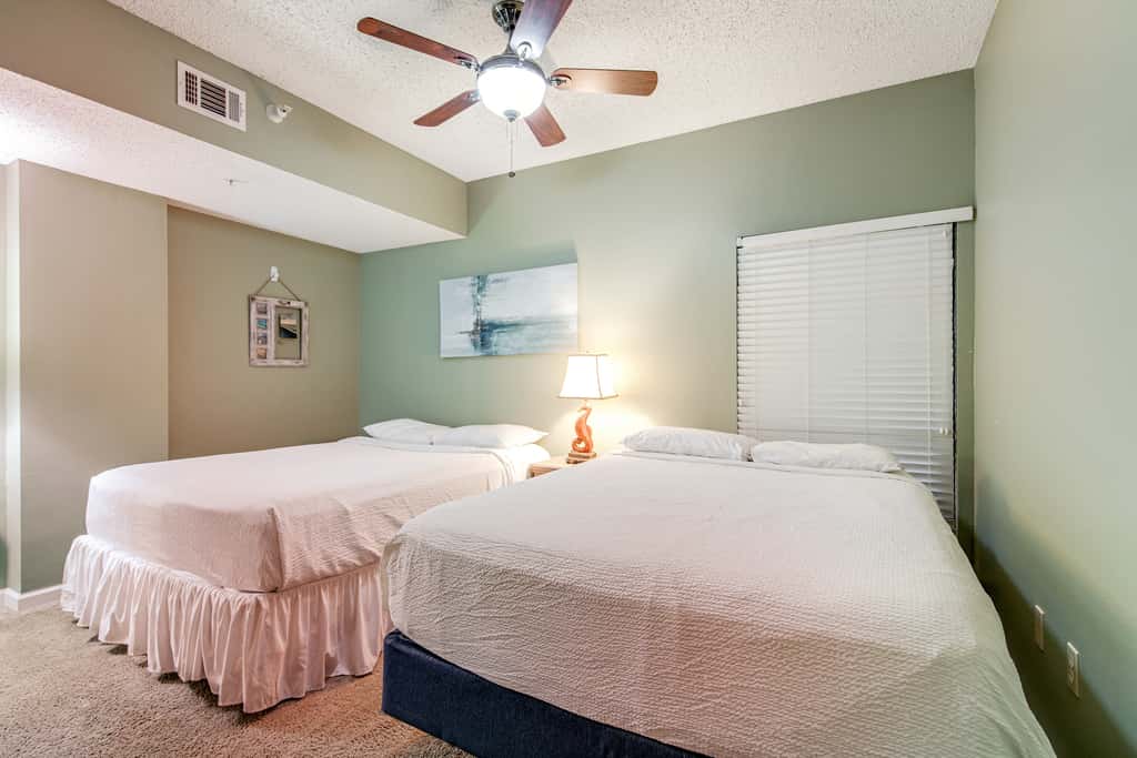 Beachfront condo with pool, tennis, fitness center & WiFi