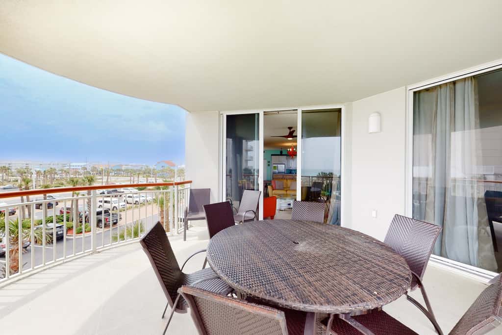 2nd Floor Cute Gulf Front Condo Many Amenities, Private Beach Access