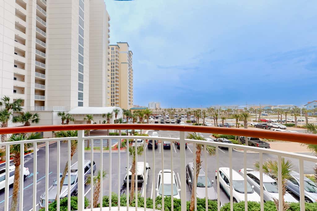 2nd Floor Cute Gulf Front Condo Many Amenities, Private Beach Access