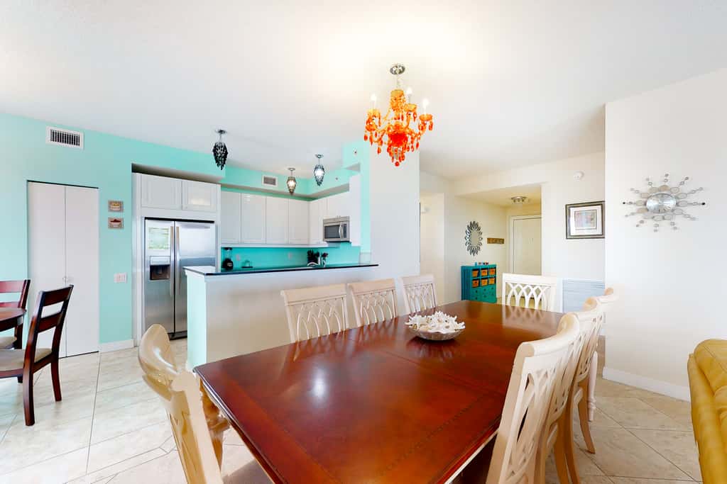 2nd Floor Cute Gulf Front Condo Many Amenities, Private Beach Access