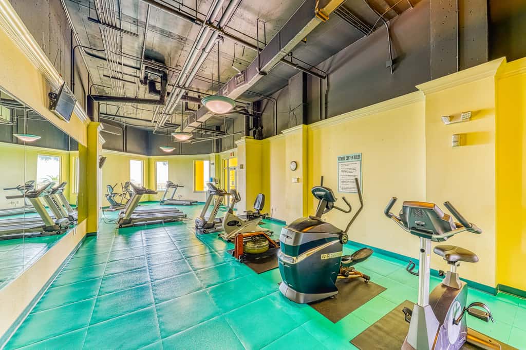2nd Floor Cute Gulf Front Condo Many Amenities, Private Beach Access