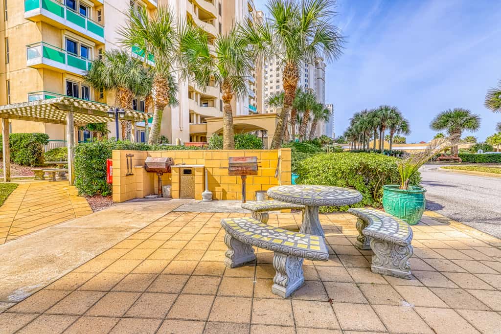 2nd Floor Cute Gulf Front Condo Many Amenities, Private Beach Access