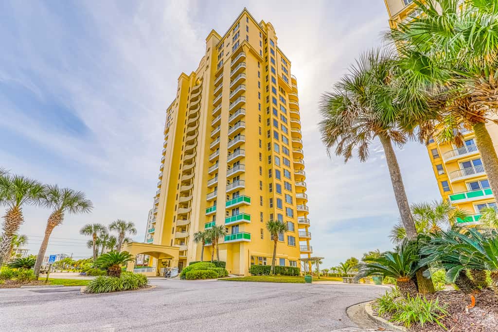 2nd Floor Cute Gulf Front Condo Many Amenities, Private Beach Access
