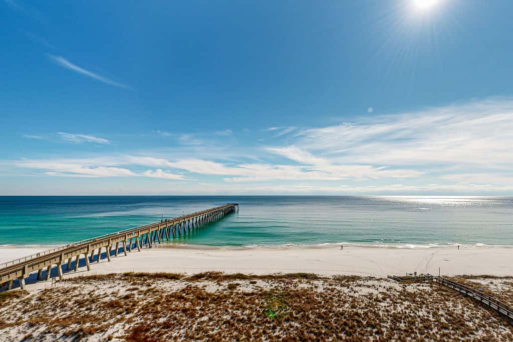 7th-floor bright, open condo - close to dining with Gulf front views