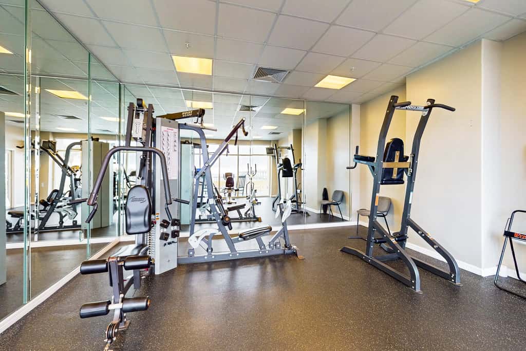 7th-floor bright, open condo - close to dining with Gulf front views