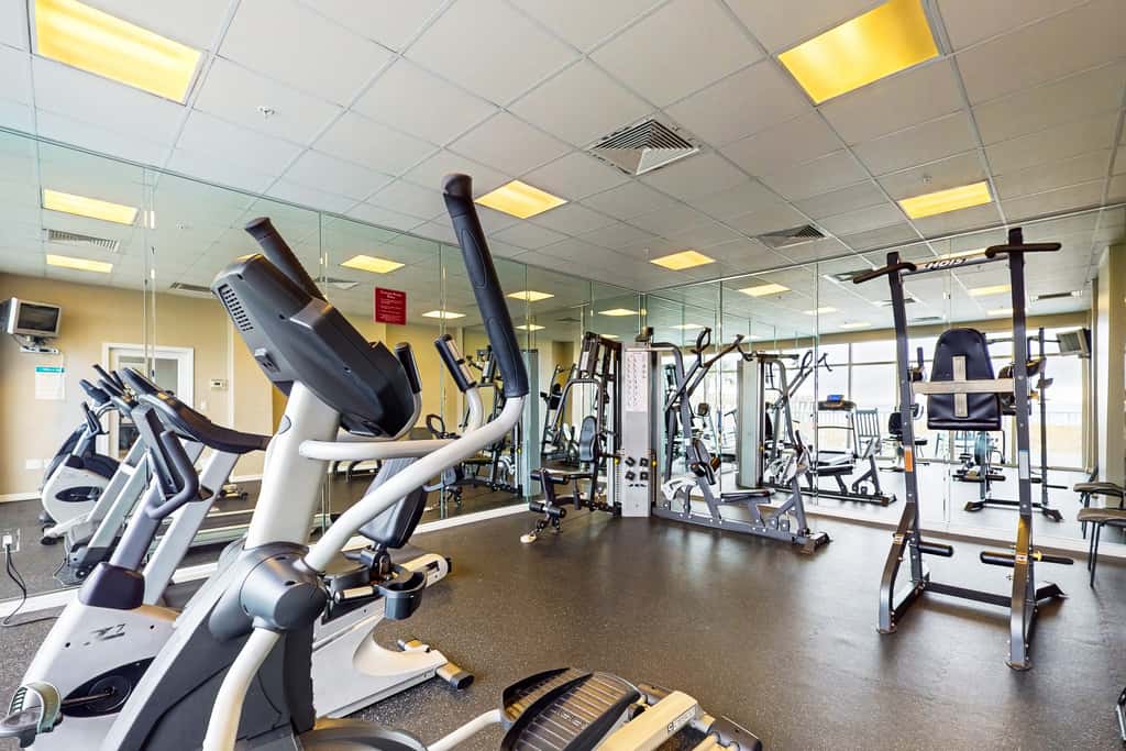 7th-floor bright, open condo - close to dining with Gulf front views