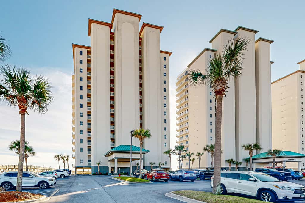 7th-floor bright, open condo - close to dining with Gulf front views