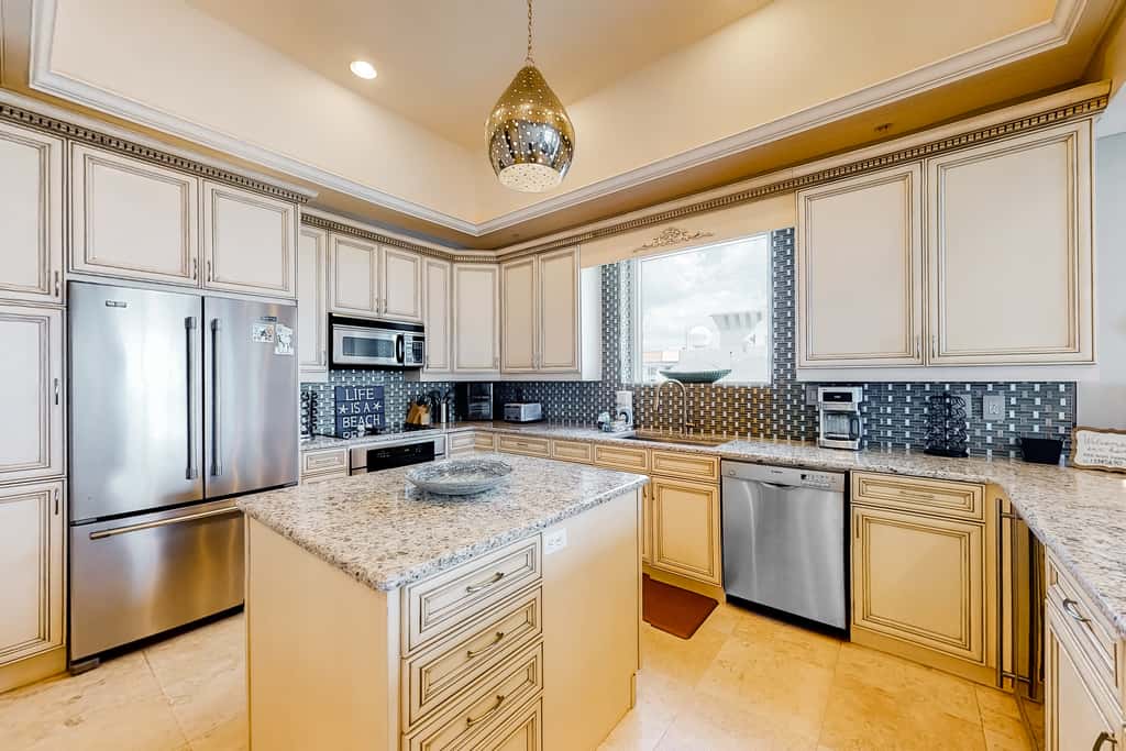 Luxury Penthouse Condo with Oceanfront Views & Platinum Beach Service