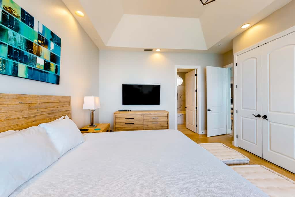 Luxury Penthouse Condo with Oceanfront Views & Platinum Beach Service