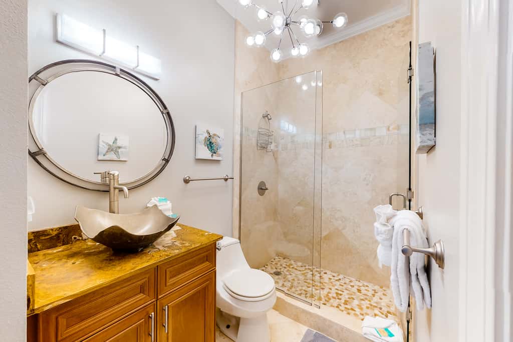 Luxury Penthouse Condo with Oceanfront Views & Platinum Beach Service