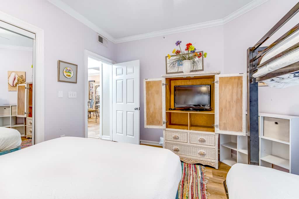 Spacious Gulf Front Condo with Private WD and Shared Pool