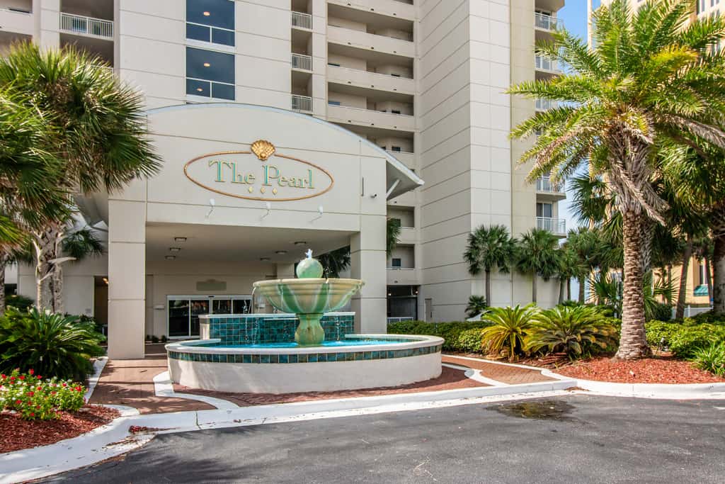 Spacious Gulf Front Condo with Private WD and Shared Pool