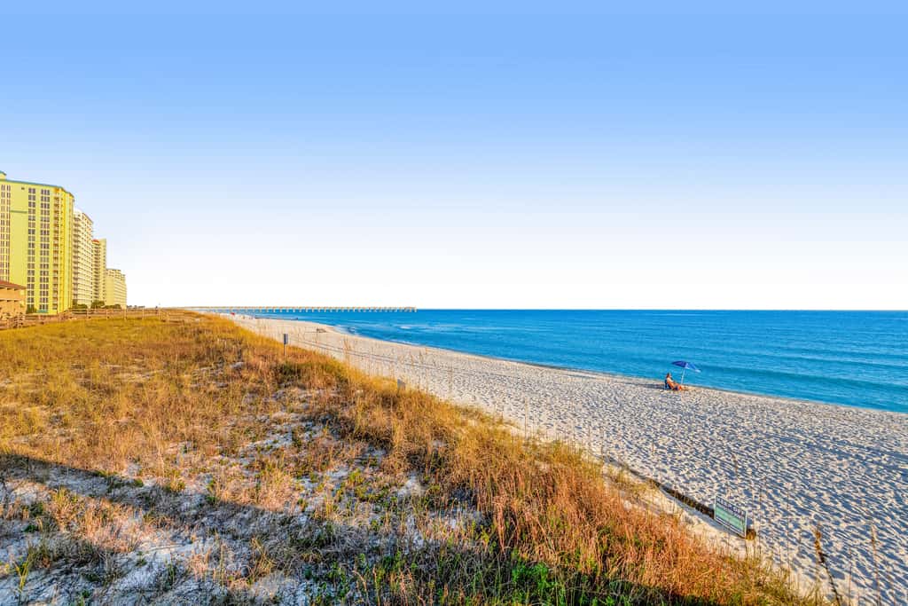 Spacious Condo with Balcony in Navarre Beach with Shared Pool