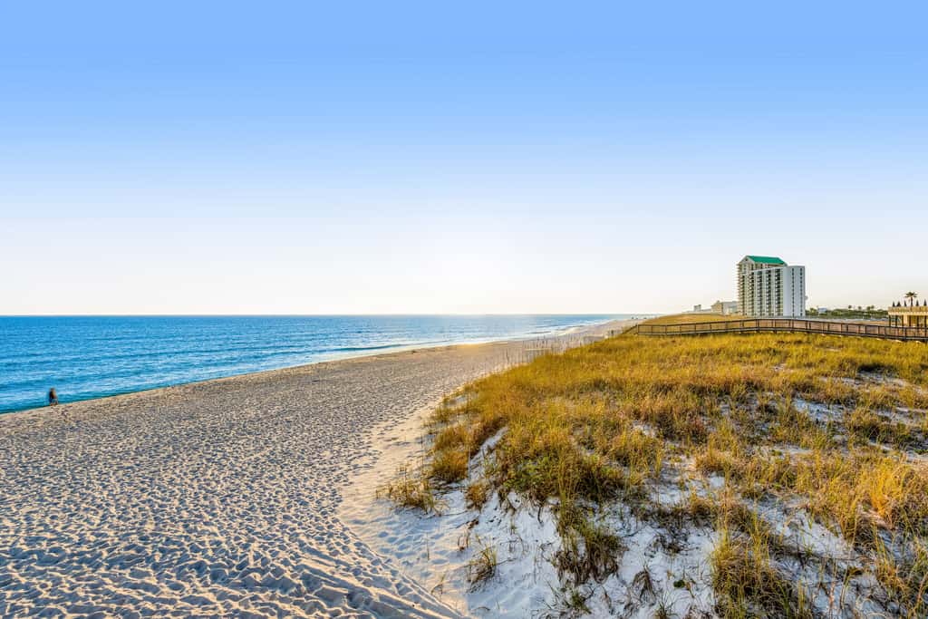 Spacious Condo with Balcony in Navarre Beach with Shared Pool