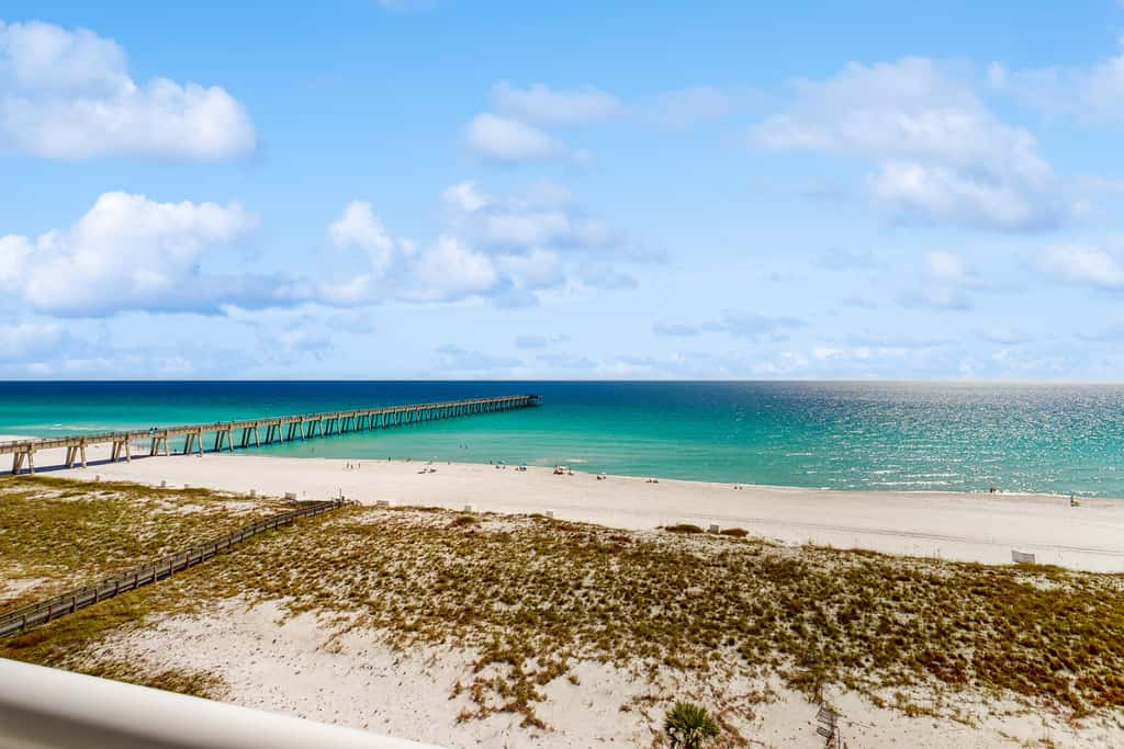 7th Floor Gulf-Front Condo w/ Views, Close To Local Restaurants