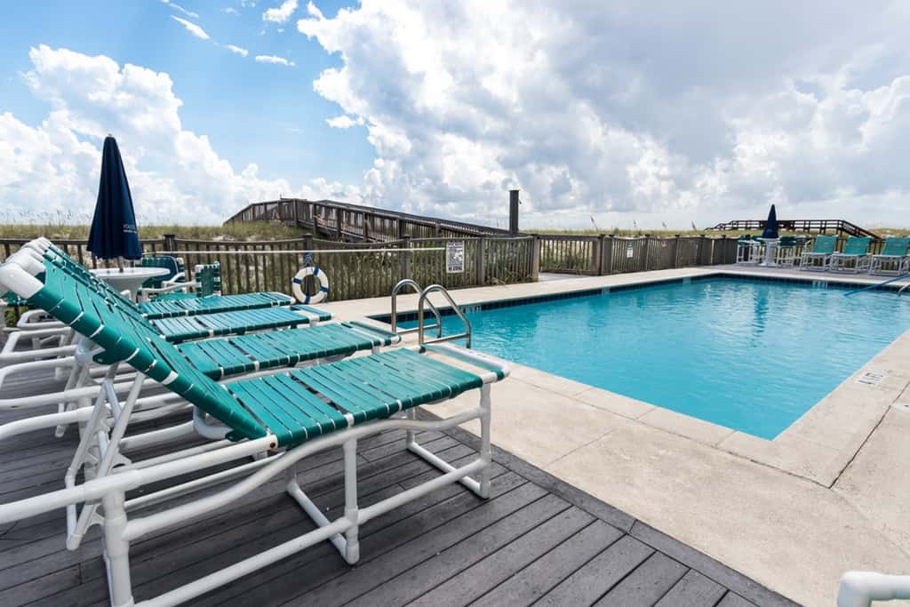 Beachfront condo with Gulf views, pool, & private balcony - near Navarre Pier
