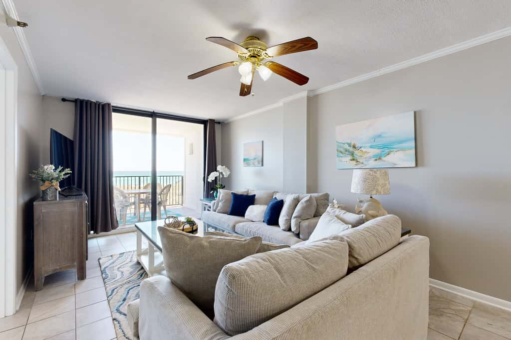Beachfront condo with Gulf views, pool, & private balcony - near Navarre Pier