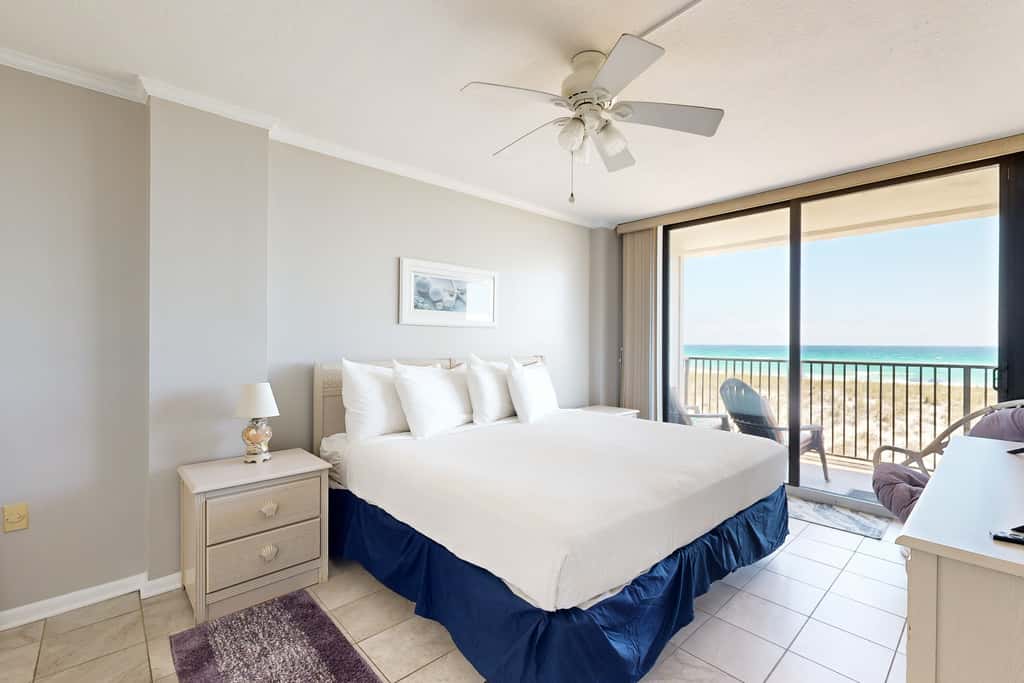 Beachfront condo with Gulf views, pool, & private balcony - near Navarre Pier