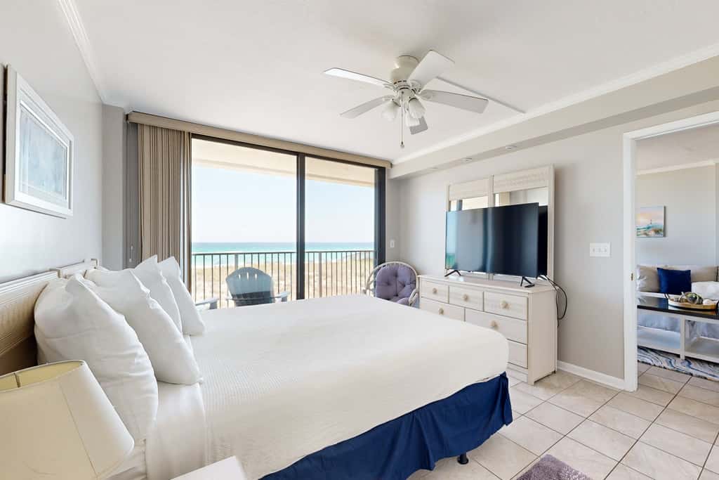 Beachfront condo with Gulf views, pool, & private balcony - near Navarre Pier