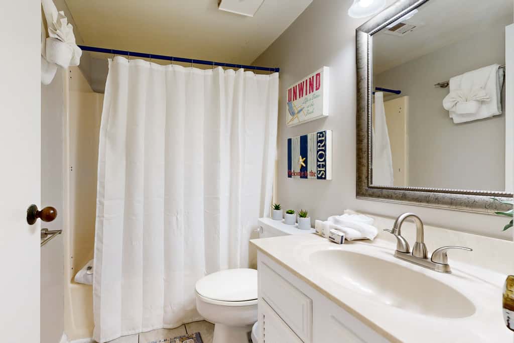Beachfront condo with Gulf views, pool, & private balcony - near Navarre Pier