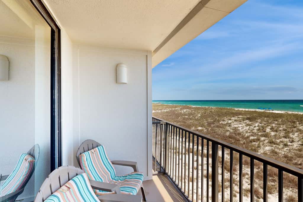 Beachfront condo with Gulf views, pool, & private balcony - near Navarre Pier