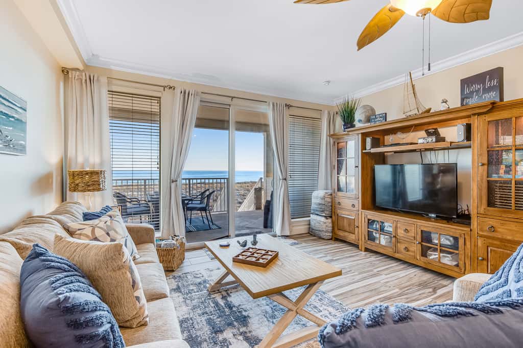 Blissful Coastal Condo with Shared Pool, Ocean View, Easy Beach Access & WiFi