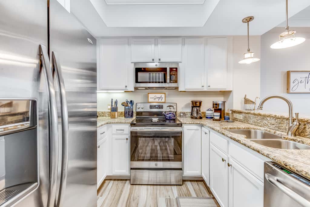 Blissful Coastal Condo with Shared Pool, Ocean View, Easy Beach Access & WiFi