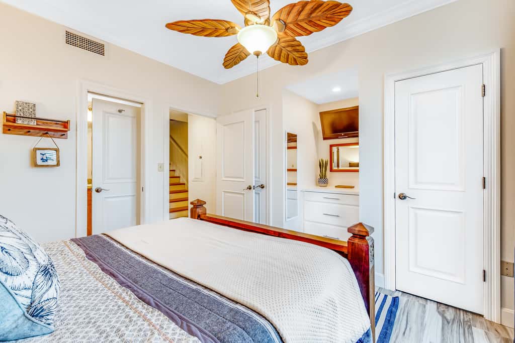 Blissful Coastal Condo with Shared Pool, Ocean View, Easy Beach Access & WiFi