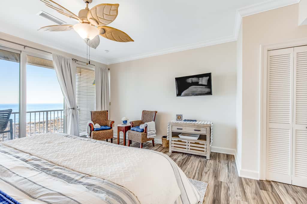 Blissful Coastal Condo with Shared Pool, Ocean View, Easy Beach Access & WiFi