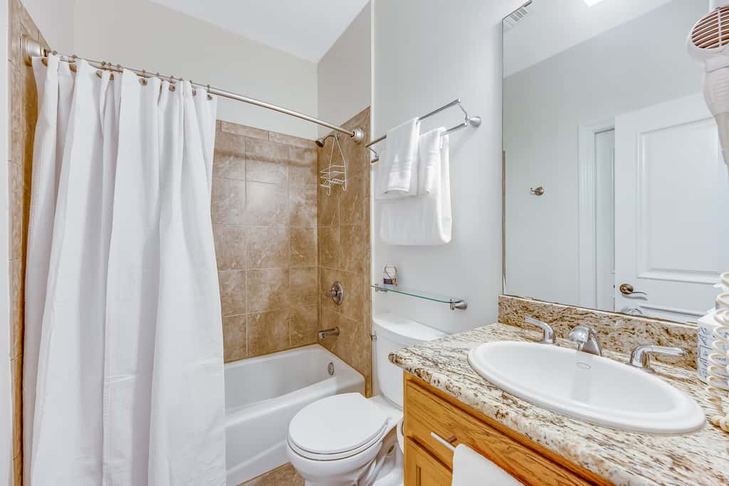 Blissful Coastal Condo with Shared Pool, Ocean View, Easy Beach Access & WiFi