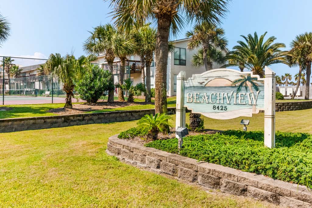 Blissful Coastal Condo with Shared Pool, Ocean View, Easy Beach Access & WiFi
