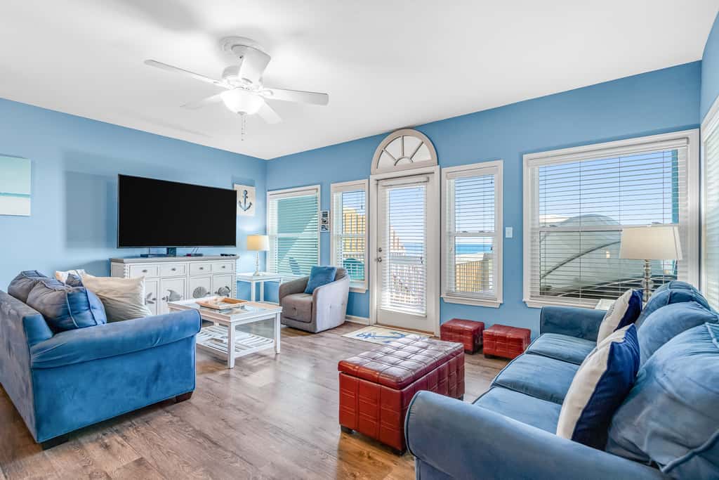 Beachfront Townhome with Beautiful Gulf Views, Decks, WiFi, Laundry, & AC!