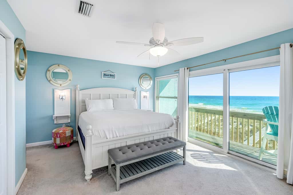 Beachfront Townhome with Beautiful Gulf Views, Decks, WiFi, Laundry, & AC!