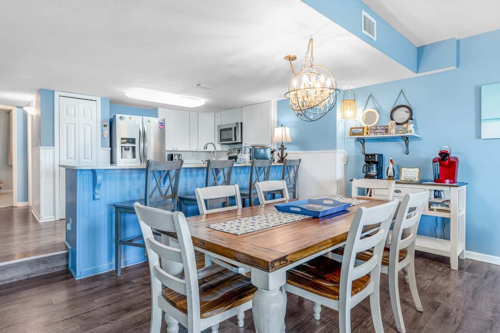 Beachfront Townhome with Beautiful Gulf Views, Decks, WiFi, Laundry, & AC!