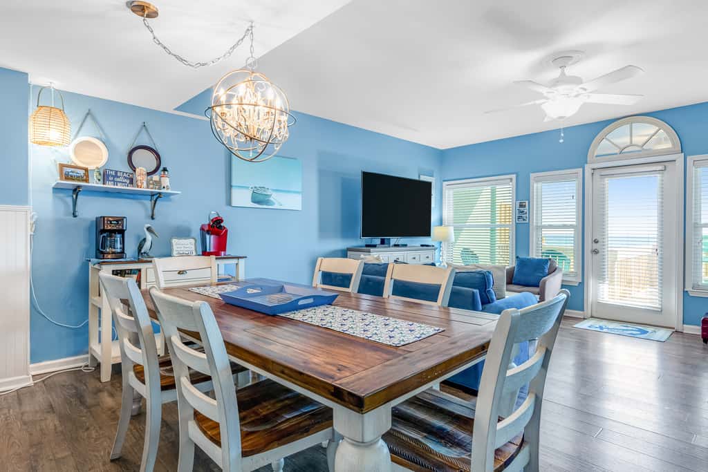 Beachfront Townhome with Beautiful Gulf Views, Decks, WiFi, Laundry, & AC!