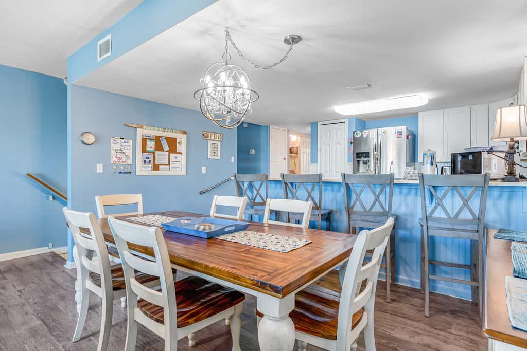 Beachfront Townhome with Beautiful Gulf Views, Decks, WiFi, Laundry, & AC!