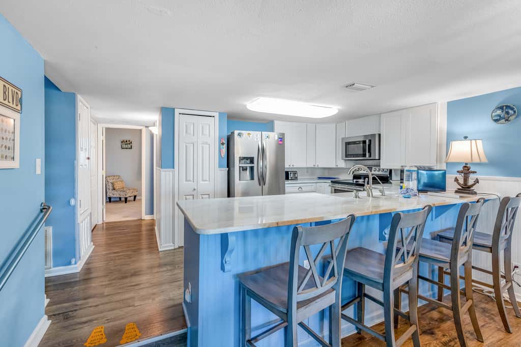 Beachfront Townhome with Beautiful Gulf Views, Decks, WiFi, Laundry, & AC!