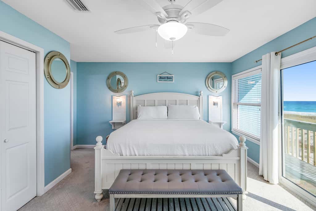 Beachfront Townhome with Beautiful Gulf Views, Decks, WiFi, Laundry, & AC!