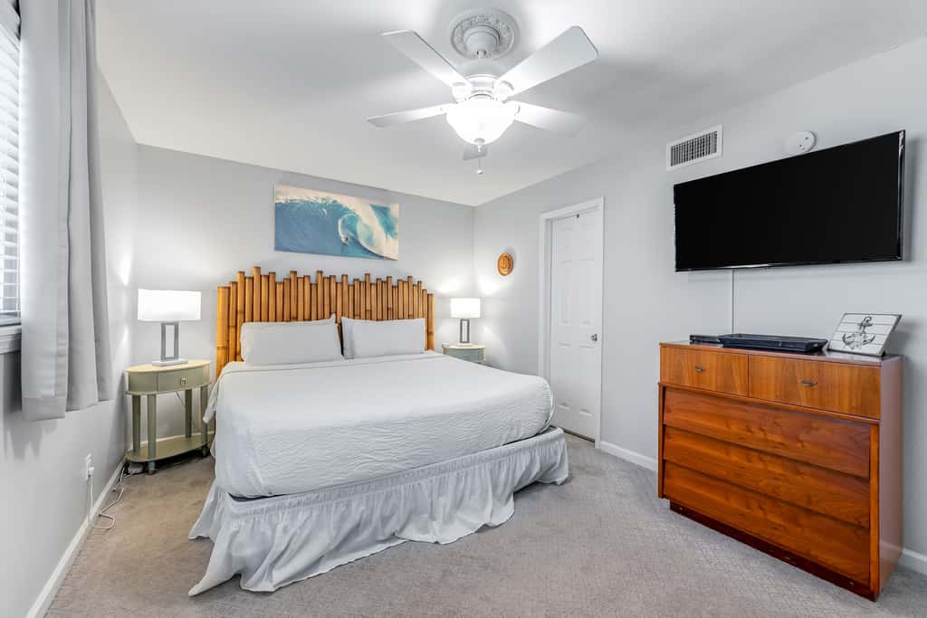 Beachfront Townhome with Beautiful Gulf Views, Decks, WiFi, Laundry, & AC!