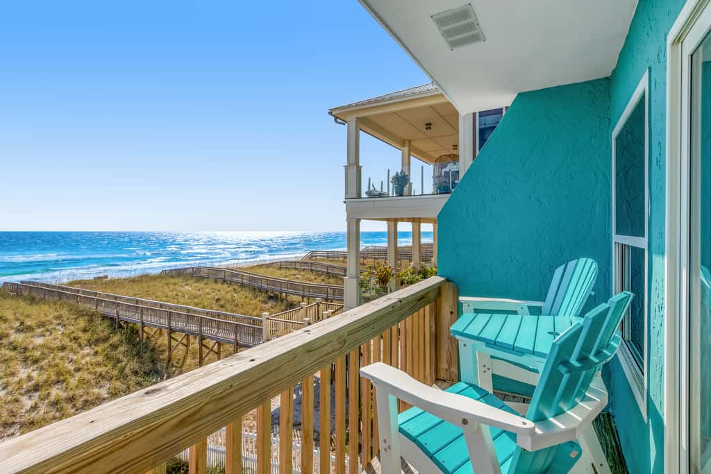 Beachfront Townhome with Beautiful Gulf Views, Decks, WiFi, Laundry, & AC!