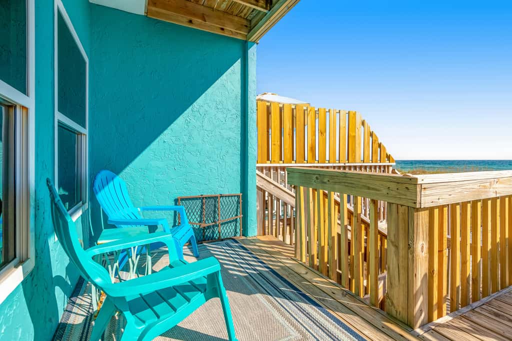 Beachfront Townhome with Beautiful Gulf Views, Decks, WiFi, Laundry, & AC!