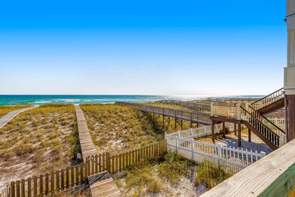 Beachfront Townhome with Beautiful Gulf Views, Decks, WiFi, Laundry, & AC!