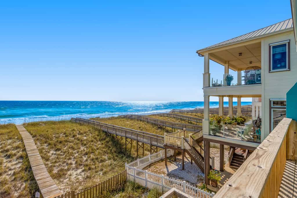 Beachfront Townhome with Beautiful Gulf Views, Decks, WiFi, Laundry, & AC!