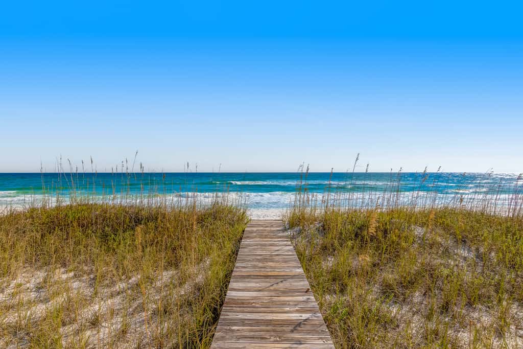 Beachfront Townhome with Beautiful Gulf Views, Decks, WiFi, Laundry, & AC!